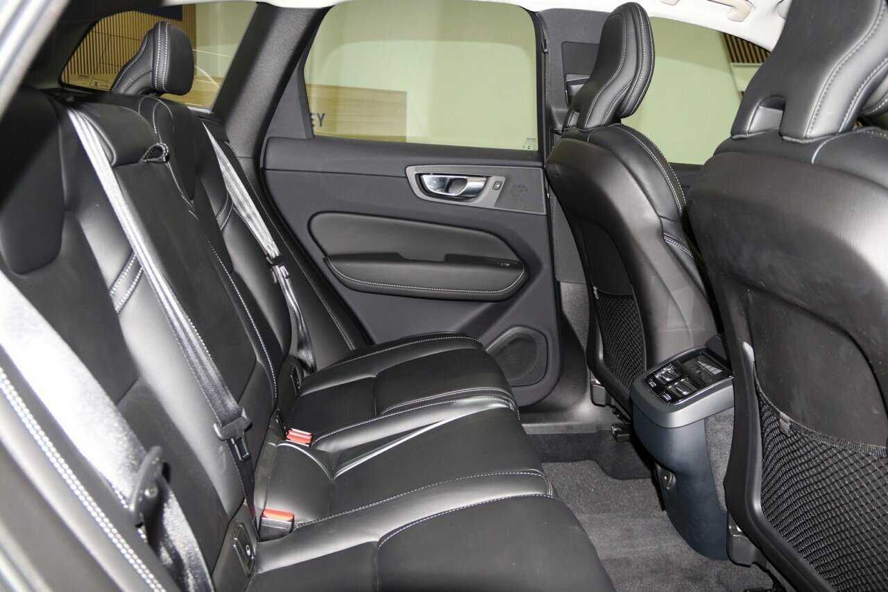 Volvo  XC60 Ultimate, B5 Mild Hybrid, Petrol, Bright