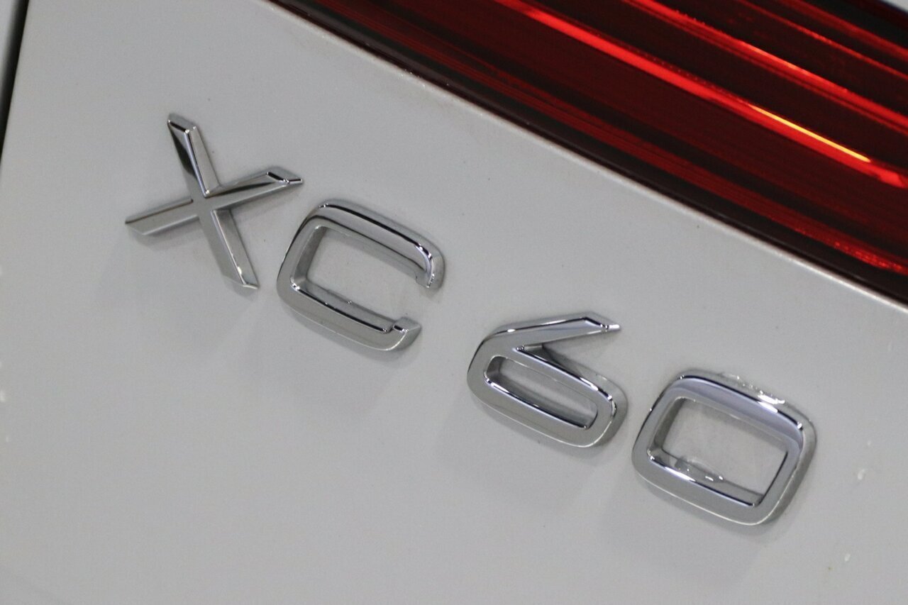 Volvo  XC60 Ultimate, B5 Mild Hybrid, Petrol, Bright