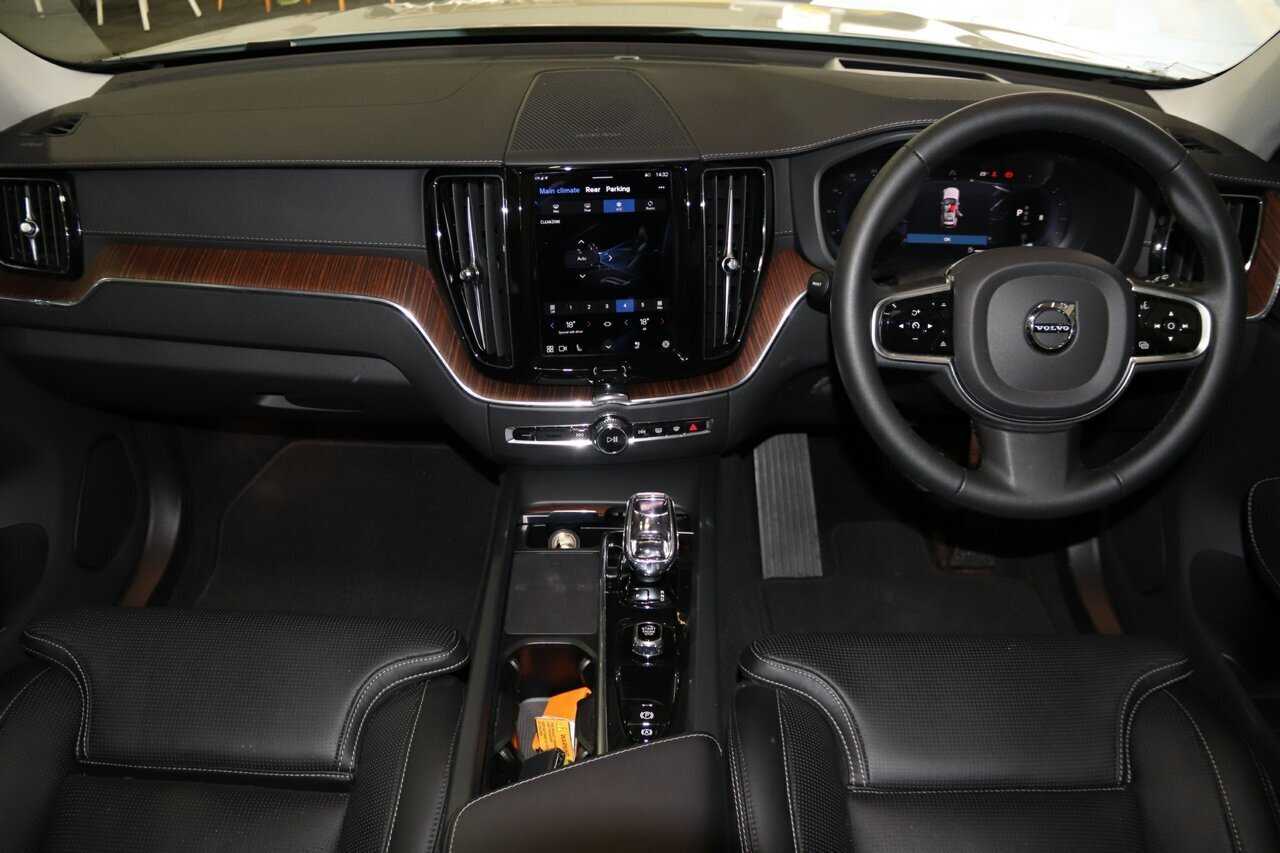 Volvo  XC60 Ultimate, B5 Mild Hybrid, Petrol, Bright