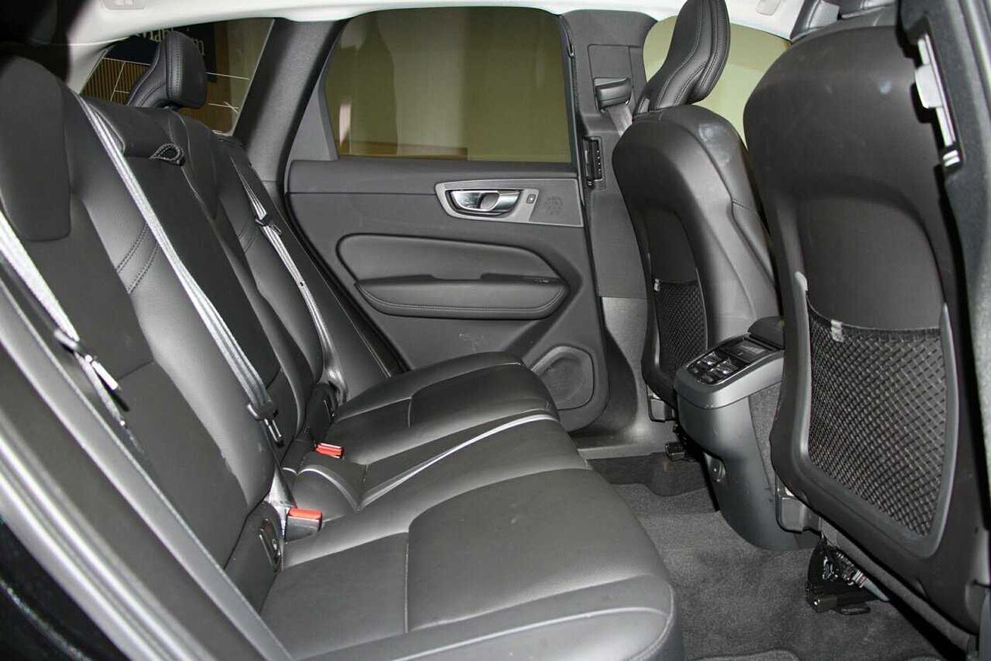 Volvo  XC60 Plus, B5 Mild Hybrid, Petrol