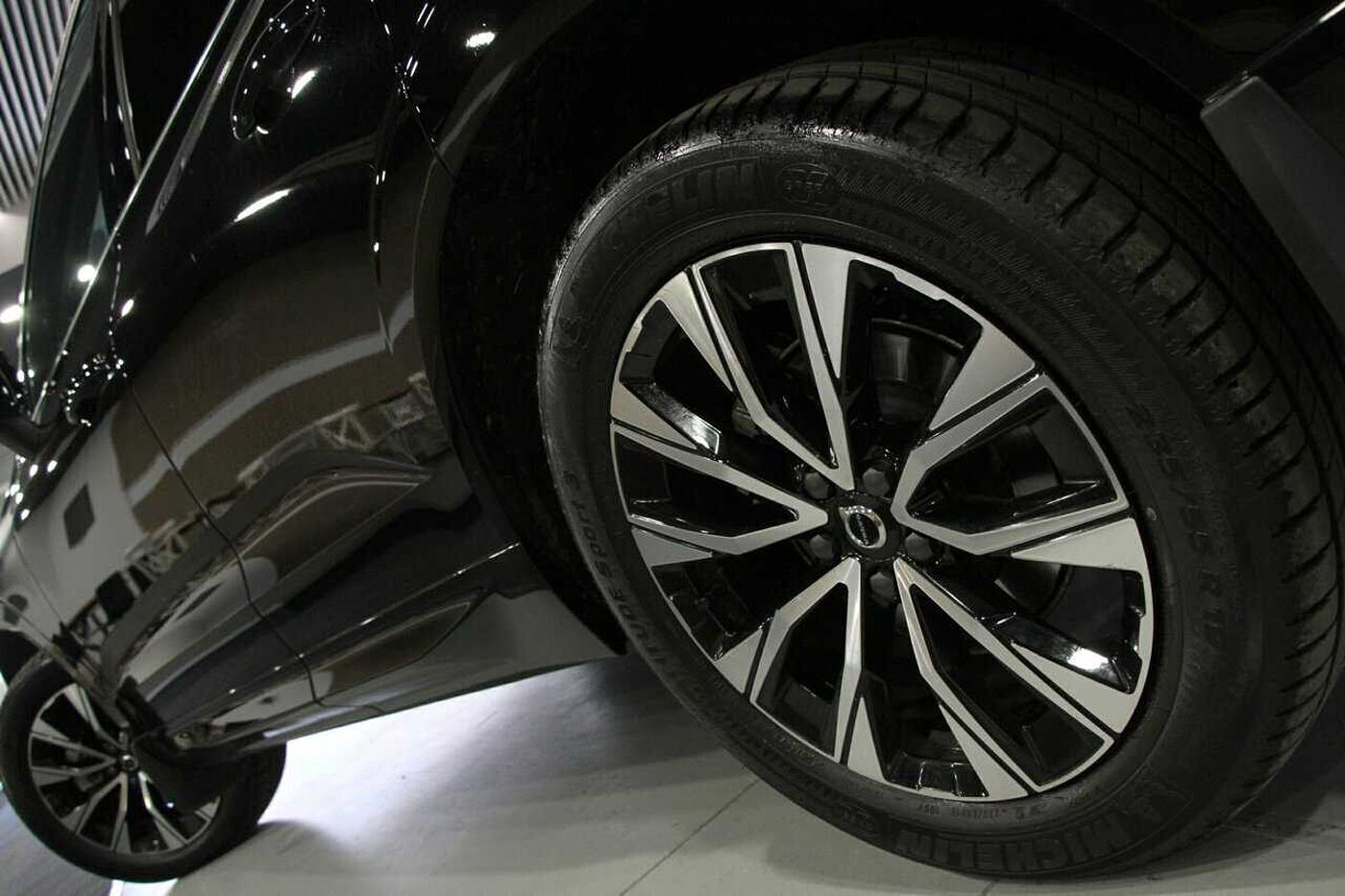 Volvo  XC60 Plus, B5 Mild Hybrid, Petrol