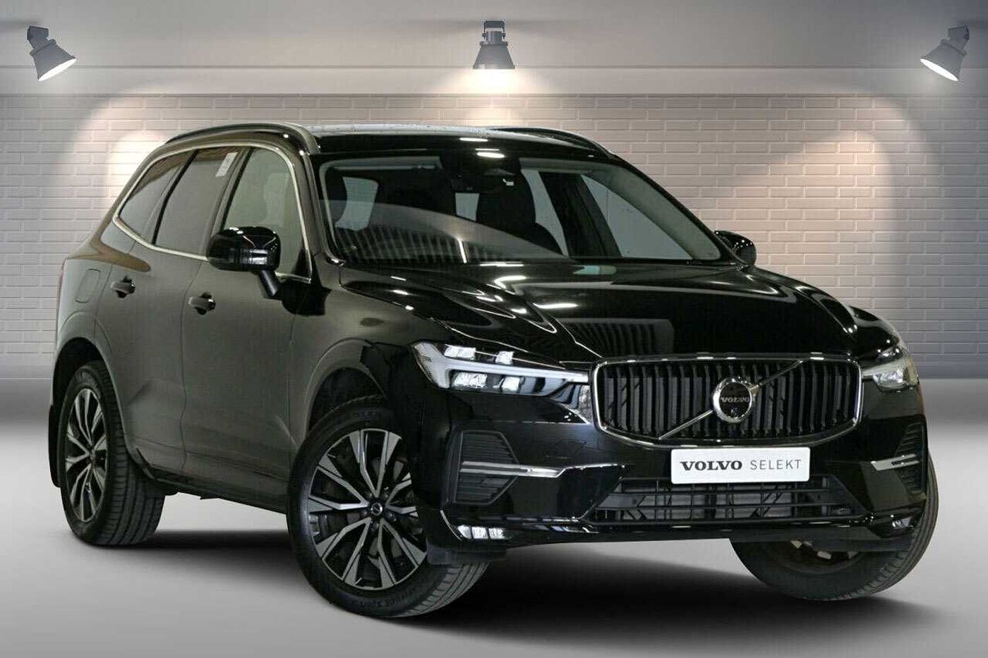 Volvo  XC60 Plus, B5 Mild Hybrid, Petrol