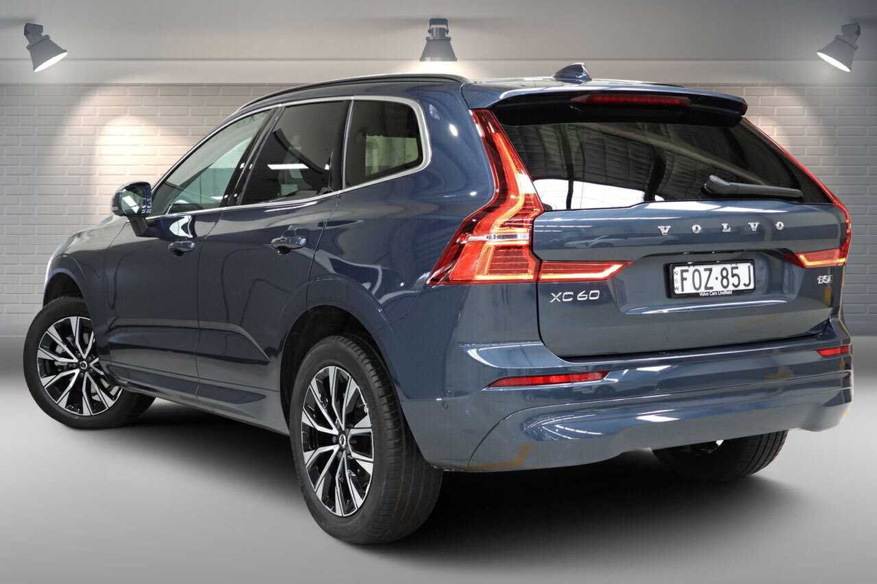 Volvo  XC60 Plus, B5 AWD Mild hybrid, Petrol