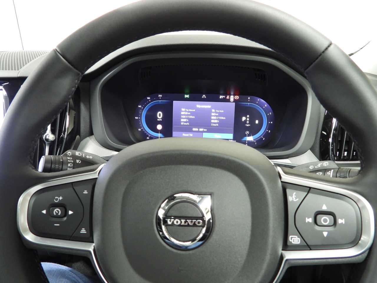 Volvo  XC60 Plus, B5 AWD Mild hybrid, Petrol