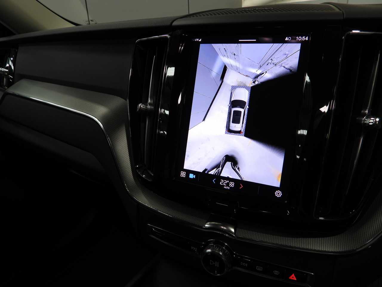 Volvo  XC60 Plus, B5 AWD Mild hybrid, Petrol
