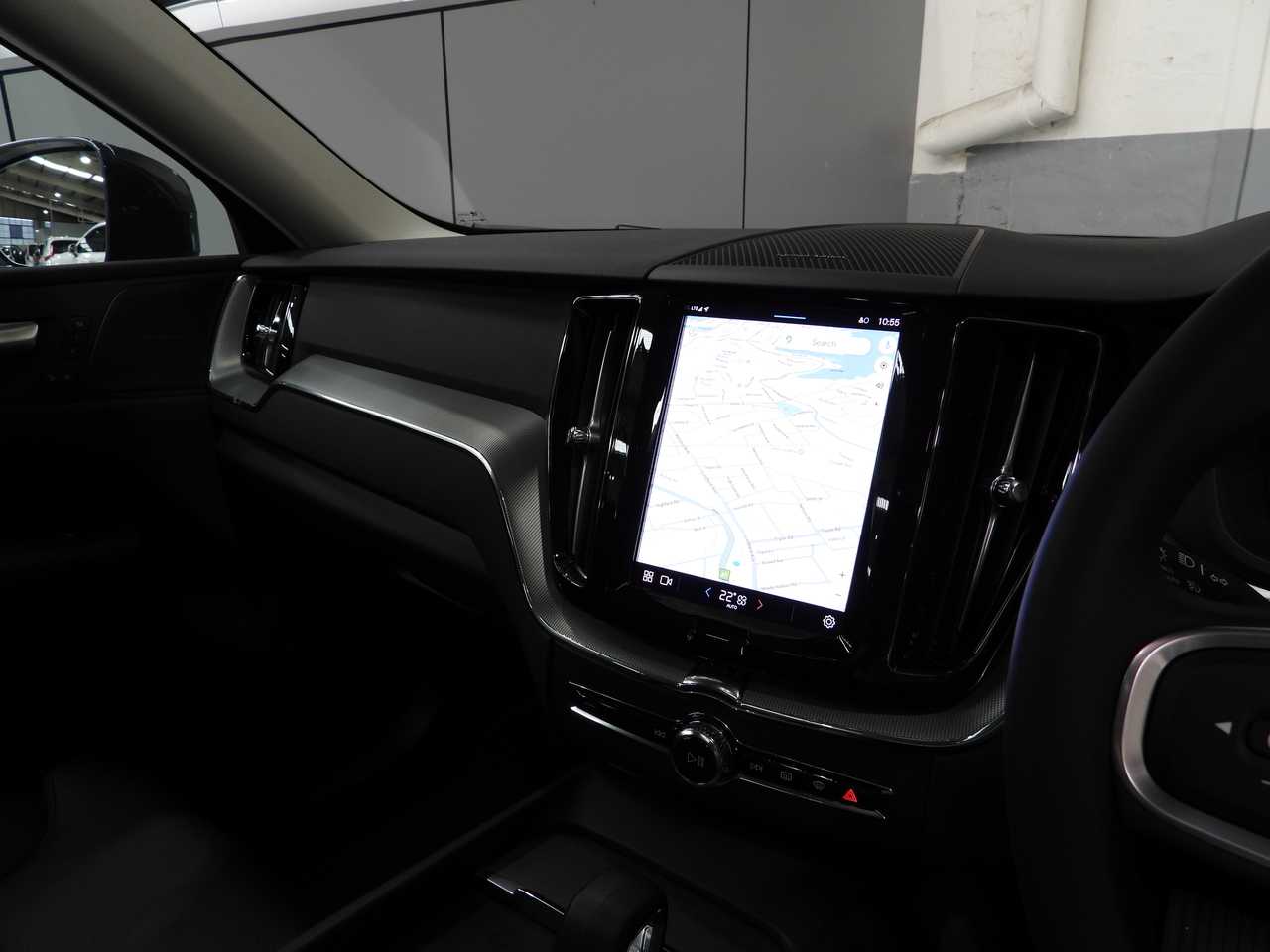Volvo  XC60 Plus, B5 AWD Mild hybrid, Petrol