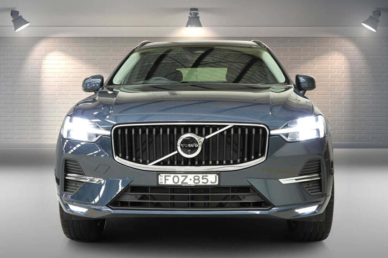 Volvo  XC60 Plus, B5 AWD Mild hybrid, Petrol