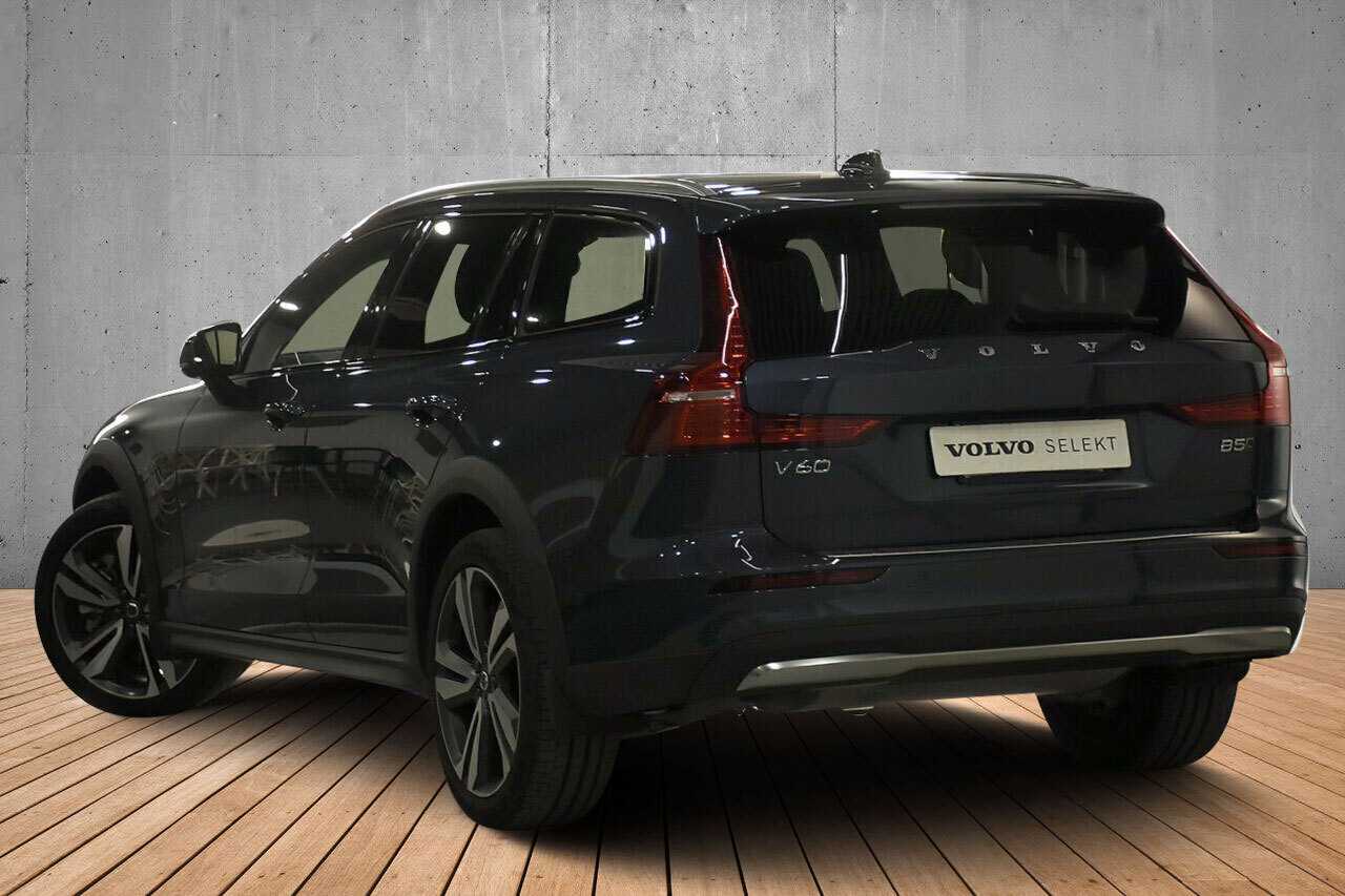 Volvo  V60 Cross Country Ultimate, B5 AWD Mild hybrid, Petrol, Bright