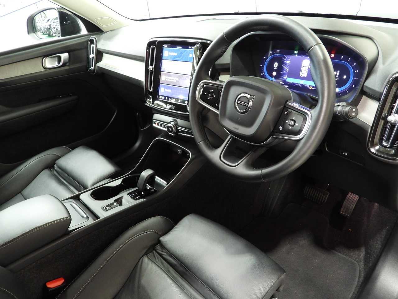 Volvo  XC40 Plus, B4 mild hybrid, Petrol