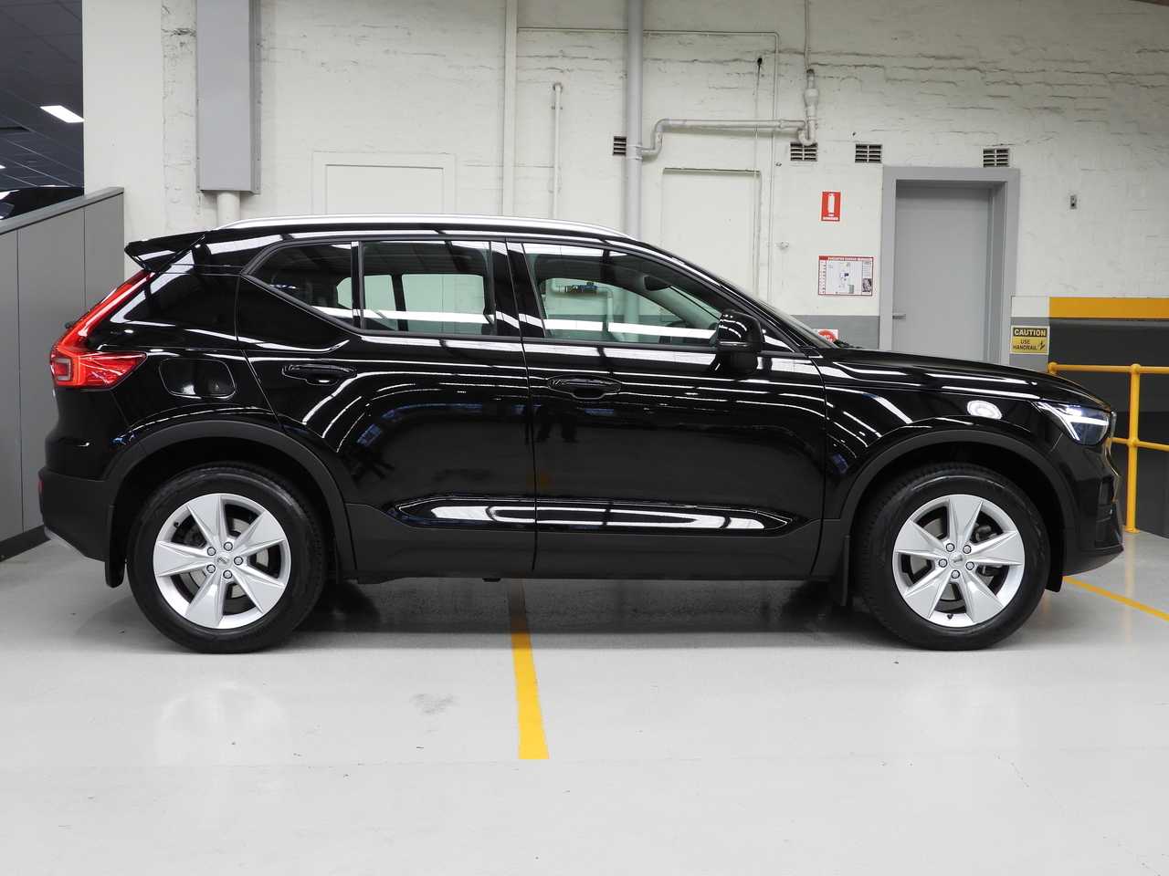 Volvo  XC40 Plus, B4 mild hybrid, Petrol