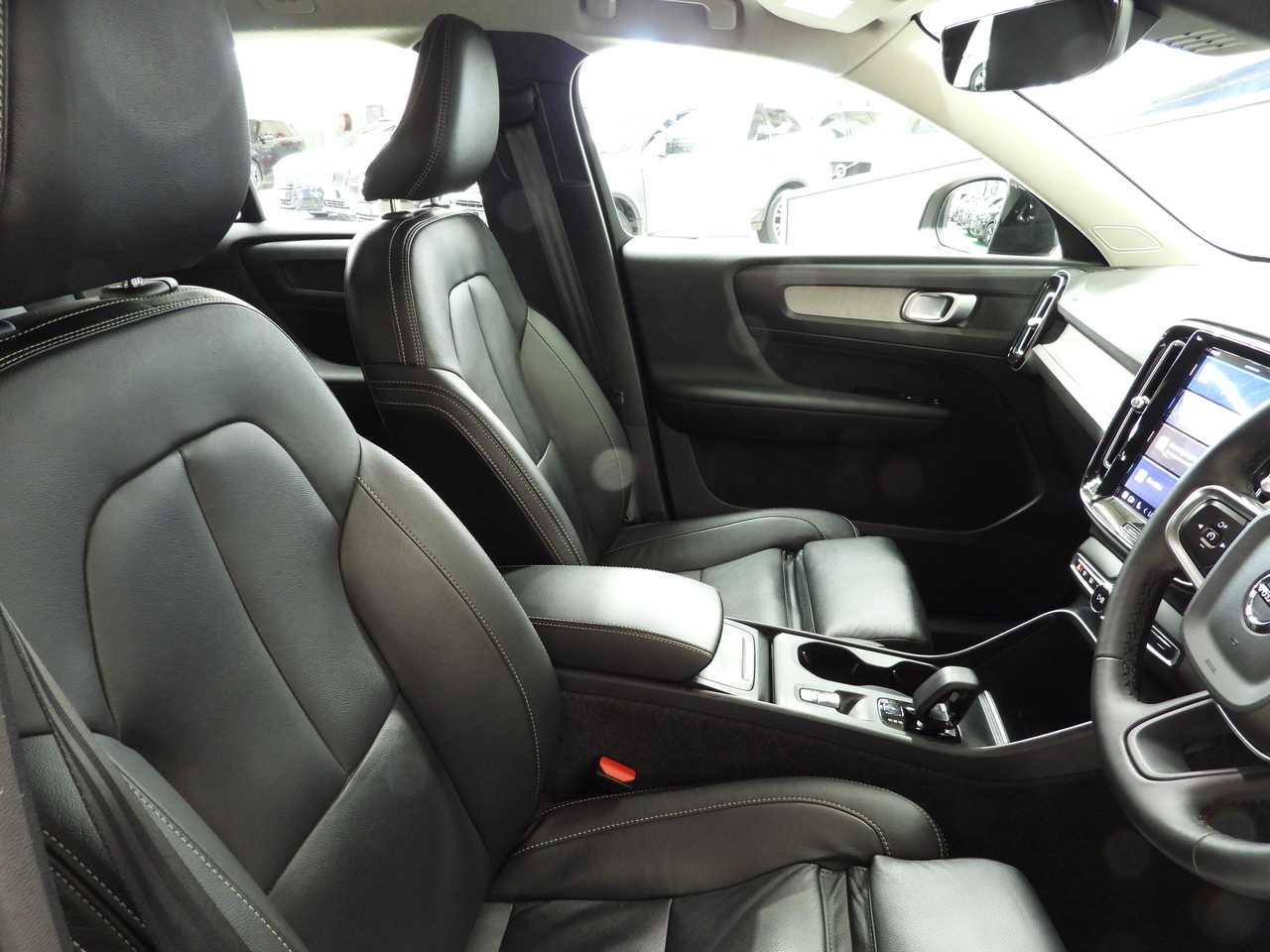 Volvo  XC40 Plus, B4 mild hybrid, Petrol