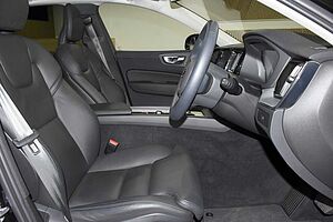 Volvo  XC60 Plus, B5 Mild Hybrid, Petrol