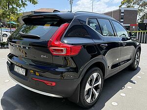 Volvo  XZ MY23 Ultimate B4 AWD Bright