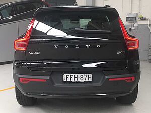 Volvo  XZ MY24 Ultimate B4 AWD Dark