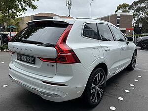 Volvo  UZ MY25 Ultra B5 AWD Bright