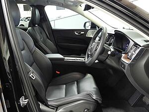 Volvo  XC60 Ultimate, B6 AWD mild hybrid, Petrol, Dark