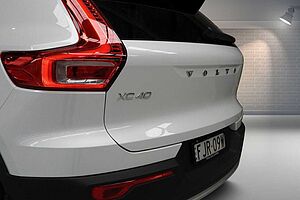 Volvo  XC40 Plus, B4 Mild hybrid, Petrol