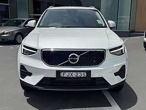 Volvo  XC40 Plus, B4 Mild hybrid, Petrol