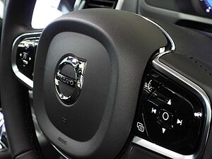 Volvo  XC90 Recharge Ultimate, T8 AWD Plug-in hybrid, Electric/Petrol, Dark, 7 Seats