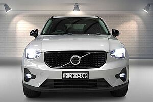 Volvo  XC40 Ultimate, B4 AWD Mild hybrid, Petrol, Dark