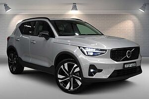 Volvo  XC40 Ultimate, B4 AWD Mild hybrid, Petrol, Dark