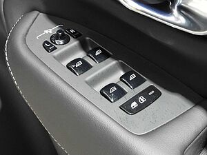 Volvo  L Series MY24 Ultimate B6 Geartronic AWD Bright