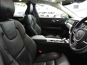 Volvo  Z Series MY24 Ultimate B5 Geartronic AWD Bright