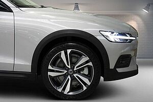 Volvo  Z Series MY24 Ultimate B5 Geartronic AWD Bright