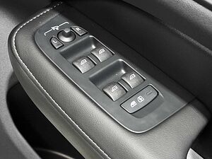 Volvo  Z Series MY24 Ultimate B5 Geartronic AWD Bright