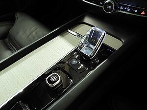 Volvo  Z Series MY24 Ultimate B5 Geartronic AWD Bright