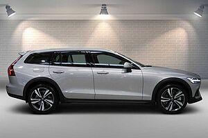 Volvo  Z Series MY24 Ultimate B5 Geartronic AWD Bright