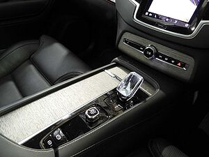 Volvo  XC90 Recharge Ultimate, T8 AWD Plug-in hybrid, Electric/Petrol, Dark, 7 Seats