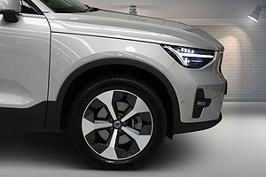 Volvo  XC40 Ultimate, B4 AWD Mild hybrid, Petrol, Bright
