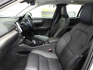 Volvo  XC40 Ultimate, B4 AWD Mild hybrid, Petrol, Bright