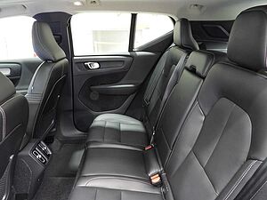 Volvo  XC40 Ultimate, B4 AWD Mild hybrid, Petrol, Bright