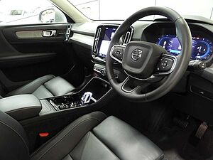 Volvo  XC40 Ultimate, B4 AWD Mild hybrid, Petrol, Bright