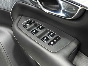 Volvo  XC90 Recharge R-Design, T8 AWD (235+65 kW), Seven individual seats