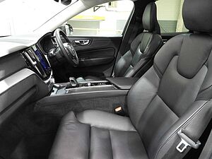 Volvo  XC60 Momentum, B5 mild hybrid