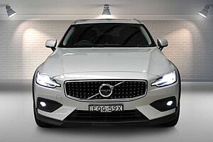 Volvo  V60 Cross Country Pro, B5 AWD mild hybrid