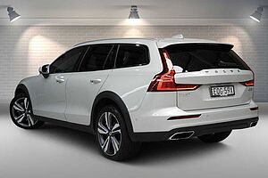 Volvo  V60 Cross Country Pro, B5 AWD mild hybrid