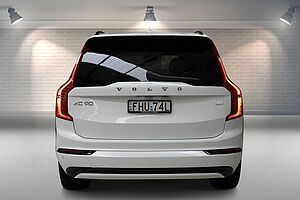 Volvo  L Series MY24 Recharge Ultimate T8 Geartronic AWD Plug-In Hybrid