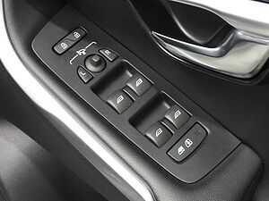 Volvo  M Series MY16 T3 Adap Geartronic Kinetic