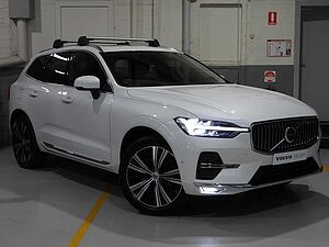 Volvo  UZ MY23 Plus B5 AWD