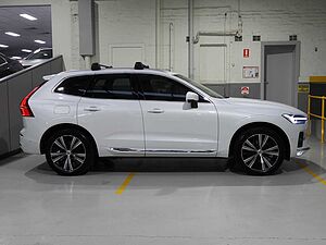Volvo  UZ MY23 Plus B5 AWD