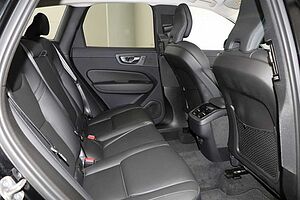 Volvo  XC60 Plus, B5 Mild Hybrid, Petrol