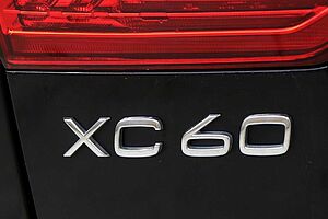 Volvo  XC60 Plus, B5 Mild Hybrid, Petrol