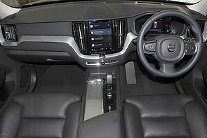 Volvo  XC60 Plus, B5 Mild Hybrid, Petrol