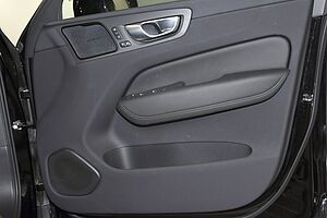 Volvo  XC60 Plus, B5 Mild Hybrid, Petrol