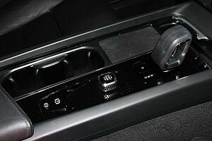 Volvo  XC60 Plus, B5 Mild Hybrid, Petrol