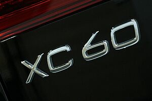 Volvo  XC60 Plus, B5 Mild Hybrid, Petrol